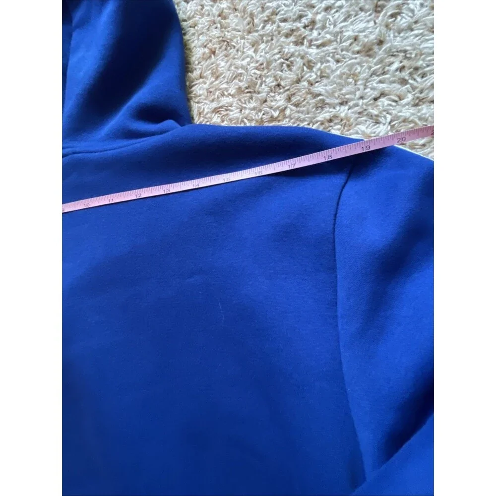 adidas small pull